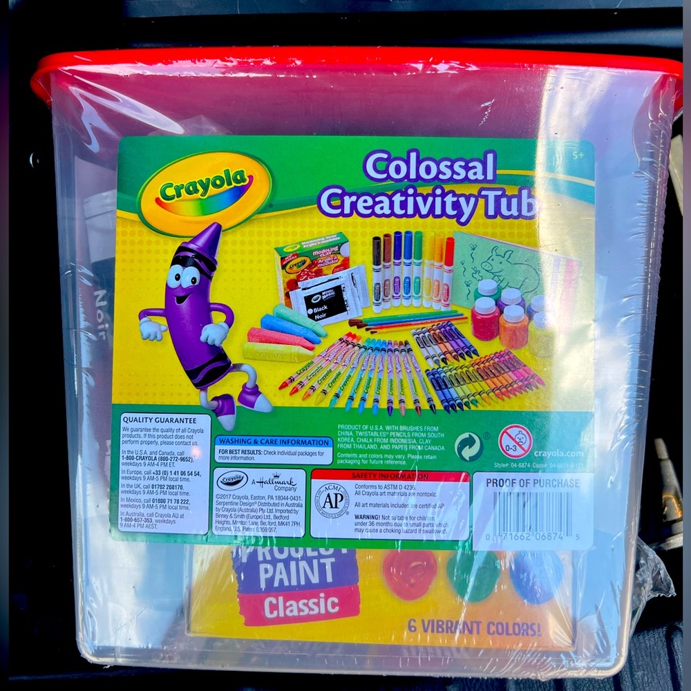 Colossal creativity Tub